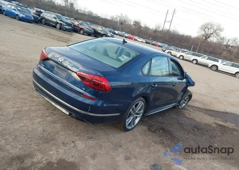 2018 Volkswagen Passat 2.0T R-Line/2.0T S z USA, uszkodzony, nr VIN 1VWAA7A3XJC045690